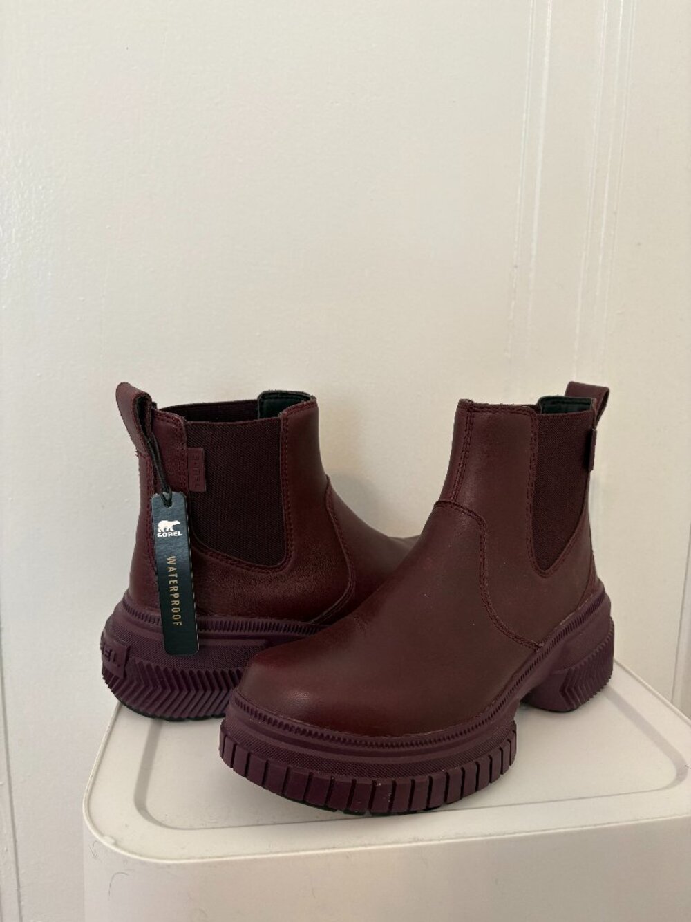 Sorel Women's Ona Ave Chelsea Waterproof Winter Boots Plum Size 7
